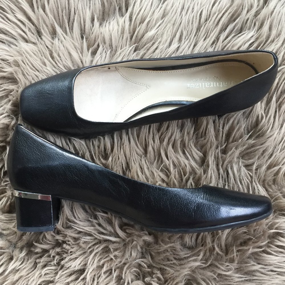 Naturalizer "Wanda" black leather heel - size 7.5
